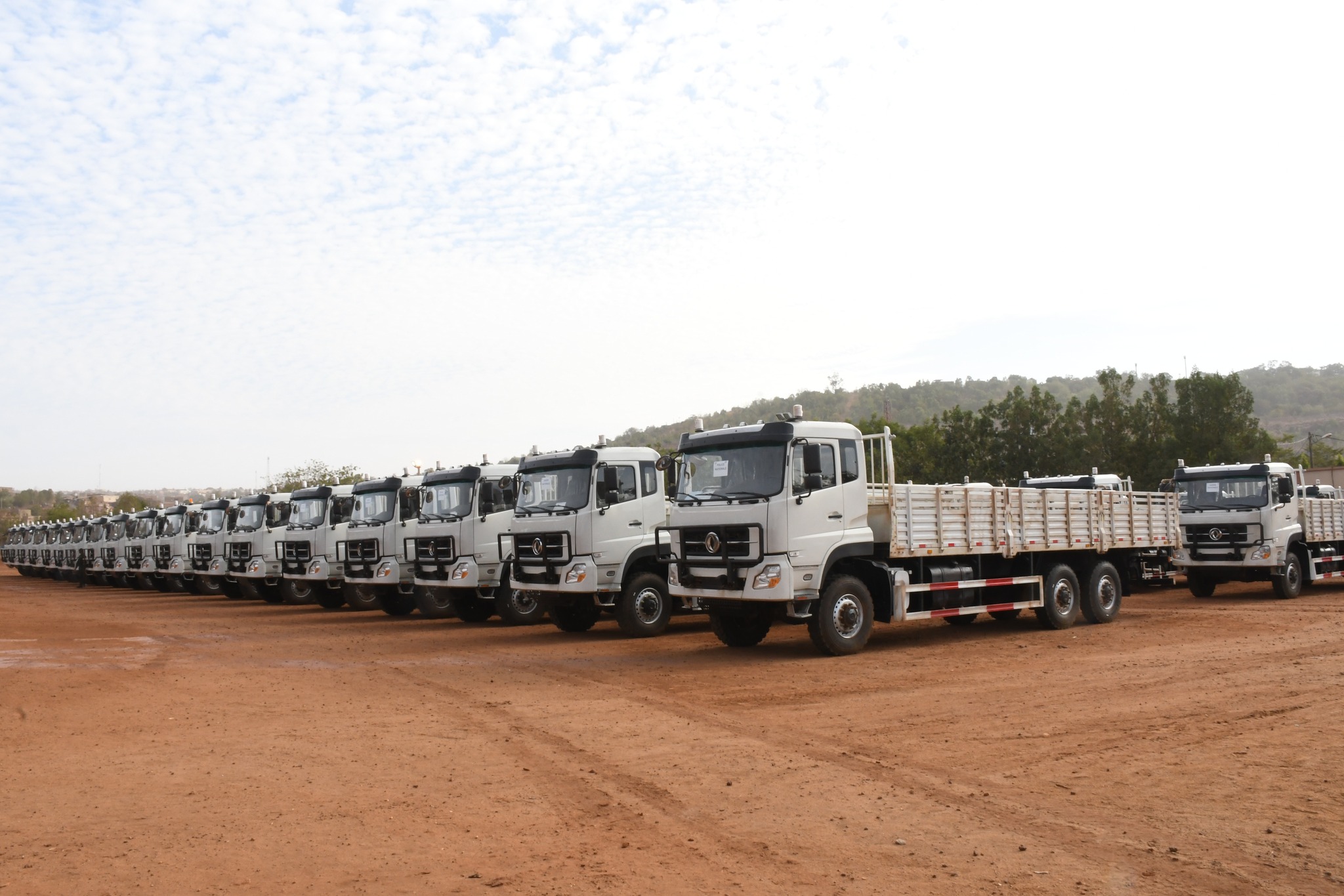 Sécurité Nationale : Remise d’un important lot de camions de transport aux forces de sécurité