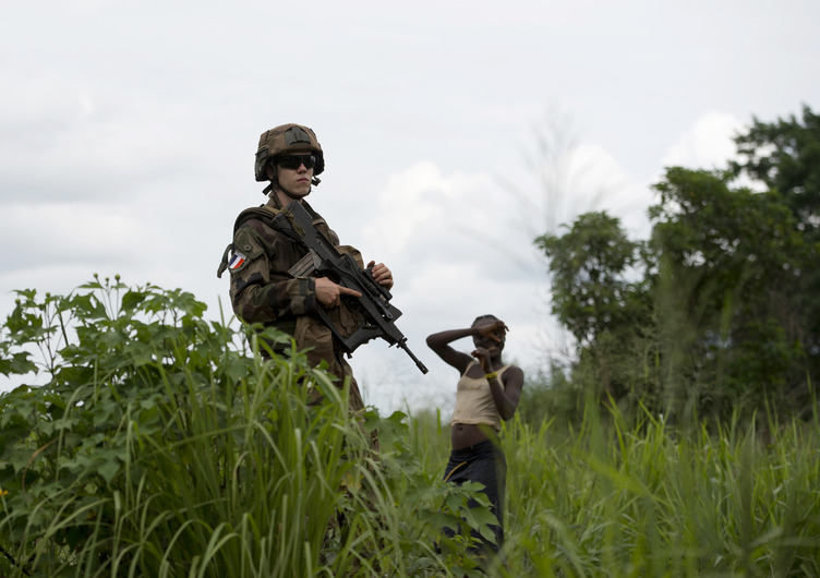 Quatre militaires français arrêtés à Bangui, la Centrafrique enquête