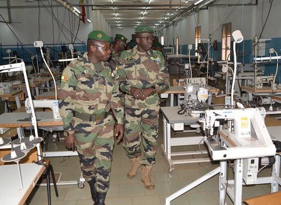 DCA : Le CEMGA visite du matériel made in Mali