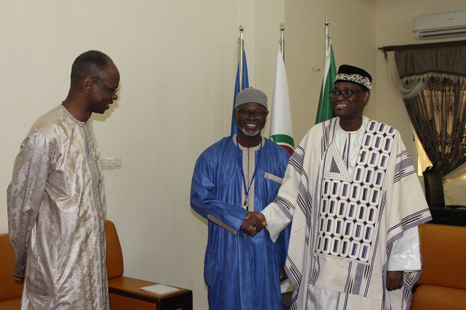 L’Expert indépendant des Nations Unies sur la situation des Droits de l’Homme au Mali , M. Alioune TINE, a été reçu, ce vendredi 21 février, par le Ministre des Affaires Étrangères et de la Coopération Internationale, S.E.M. Tiébilé DRAMÉ.