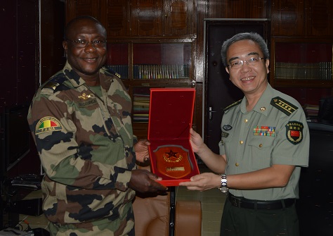 COOPERATION : l’Attaché de défense de la Chine au Mali rend visite au nouveau CEM/AA
