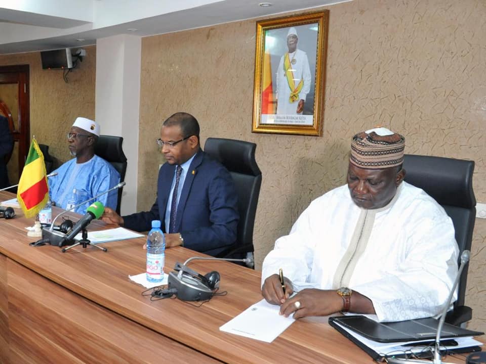 Le Premier ministre, Dr Boubou Cissé rencontre les faîtières des organisations peules et dogons