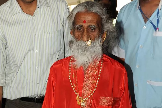 Il meurt après n'avoir soi-disant pas mangé ou bu pendant 80 ans