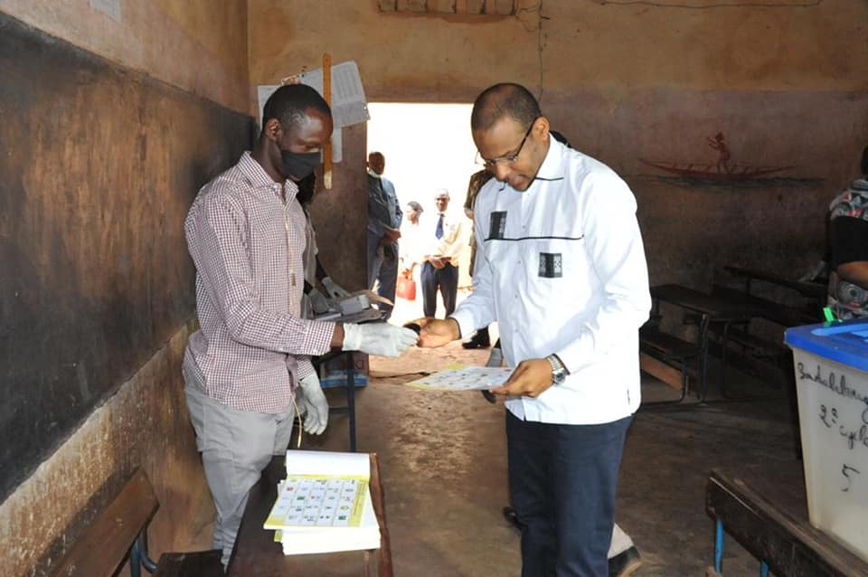 Dr Boubou Cisse accomplit son devoir citoyen