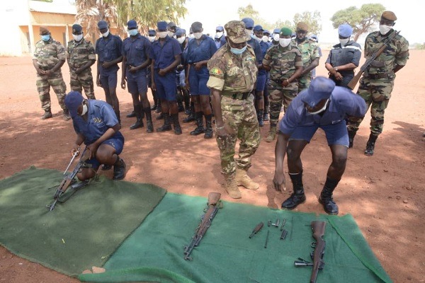 Markala : Le Colonel-Major Cheick Tidiane Diarra rend visite aux nouvelles recrues de la Protection Civile