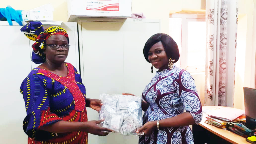 Lutte contre la COVID-19 au Mali : L’APPEM offre 1000 masques aux organes de la presse écrite