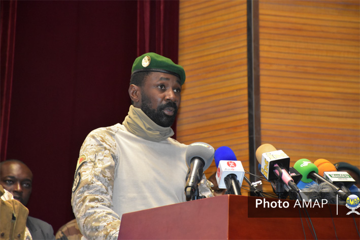 Meeting de cloture du scrutin référendaire : Assimi Goita exhorte les Maliens à voter massivement le projet de Constitution.