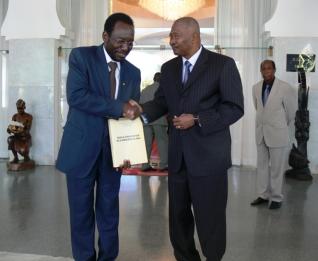 Humeur : Situation au centre du pays : remplacez Dioncounda par ATT