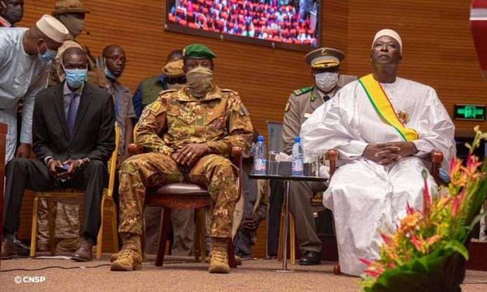 Investiture de Bah N’Daw et de Assimi Goïta : Serment à la dérobée et sur fond de mascarade