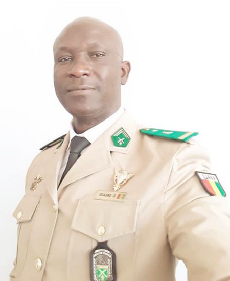 Sécurité presidentielle : Le Sous-Lieutenant Bayi Singaré nommé Aide de Camp d’ATT
