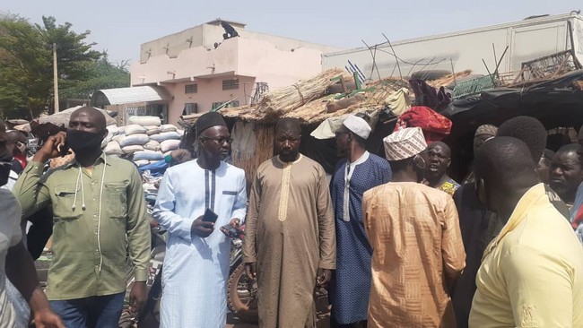 Incendie du Marché à bétail “Garbal” de Faladiè: Le Mouvement Baguiné SÔ et l’association Ginna dogon international à la rescousse des sinistrés