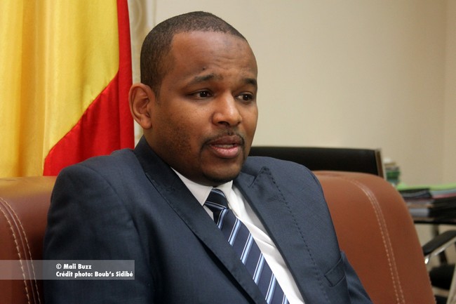 Tension de trésorerie au Mali : le ministre Boubou Cissé répond à ses détracteurs : « Depuis le mois d’avril, le trésor public s’est substitué à l’EDM-sa… Si on ne fait pas ça c’est tout Bamako qui va être dans le noir. »