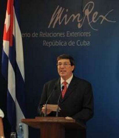 Mais, dans la ville des 333 Saints, la célébration du Maouloud revêt un caractère particulier.  Selon la légende, à Tombouctou, il y avait un grand savant, un grand marabout qui s’habillait toujours en haillons. Mais, pendant plusieurs années, il n’eut da