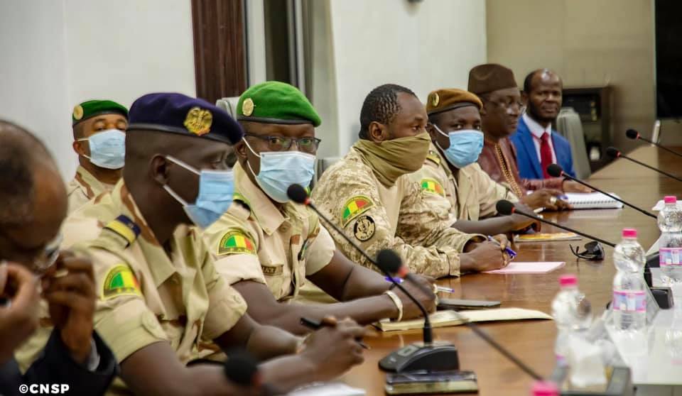 Gestion clanique des affaires : Une transition rectifiée pour les militaires