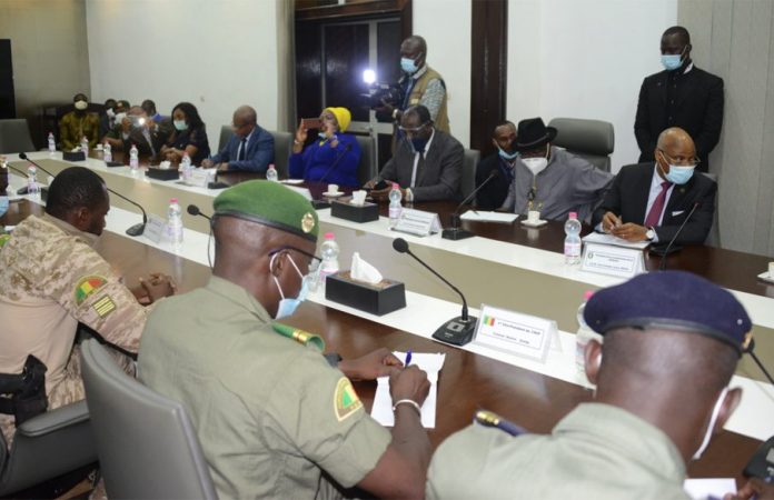 Négocier la transition politique malienne : Malgré les condamnations, le coup d’État militaire pourrait-il déboucher sur un renouveau démocratique au Mali ?