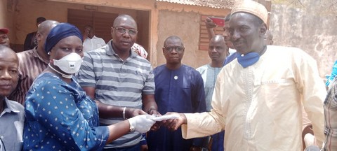 Fin de plusieurs années dans le noir : Fatoumata Sako dite Djinnè rétablit l’électricité à l’école Nelson Mandela de l’Hippodrome