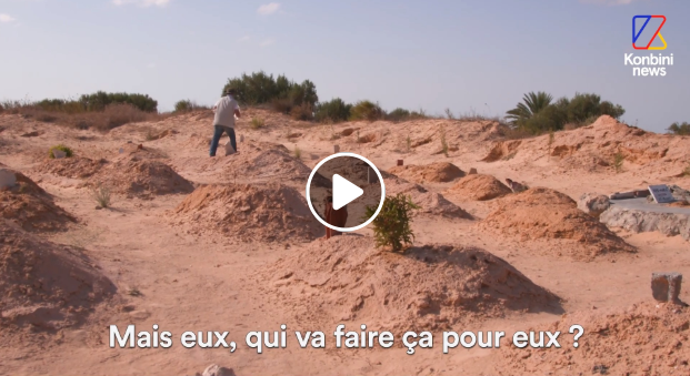 Un tunisien enterre bénévolement les corps des migrants morts noyés rejetés par la mer