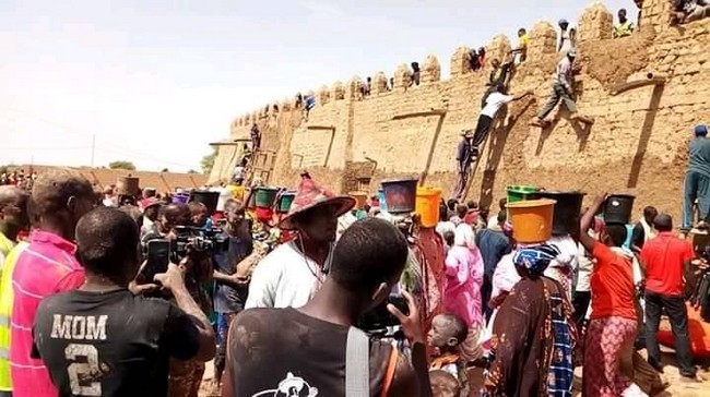 Tombouctou : voilà comment se passent les travaux d’entretien de la mosquée Djingarïber !
