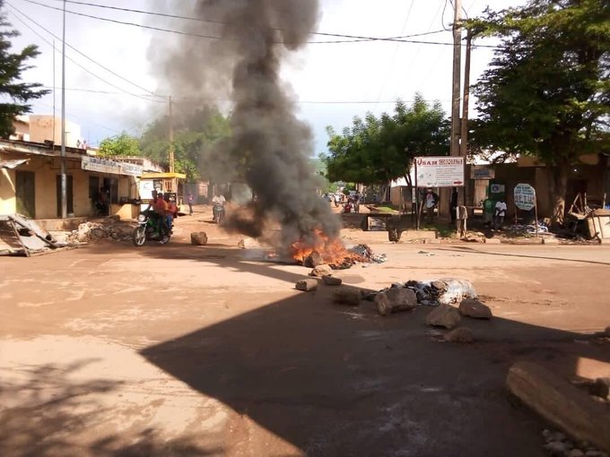 Bamako paralysé ! Désobéissance civile