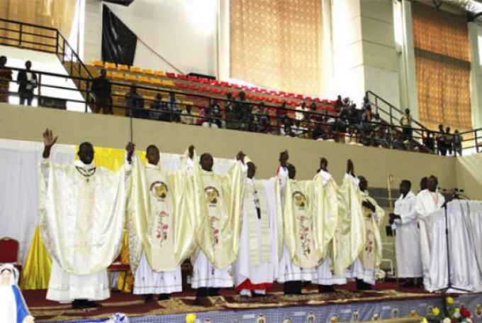 Vie de couple bi-confessionnel : Comment choisir la religion de l’enfant lorsque les parents n’ont pas les mêmes croyances ?