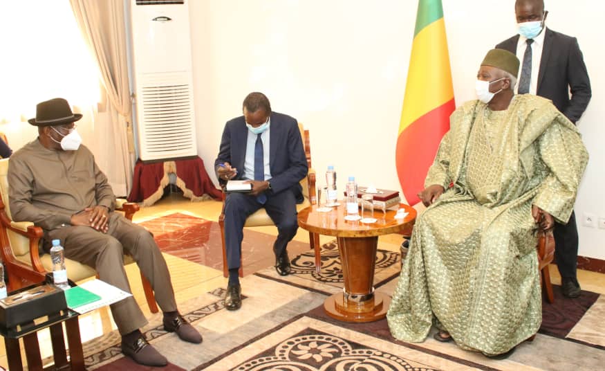 Mali : la Cédéao maintient les sanctions après l’investiture du président de transition