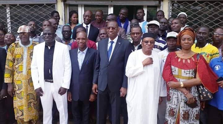 Football : Visite du président de la FEMAFOOT dans les locaux de l'AJSM (Association des journalistes sportifs du Mali)