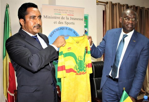 Quinze jours seulement après sa prise de fonction : Le ministre Ag Attaher reçoit les honneurs de la Femafoot