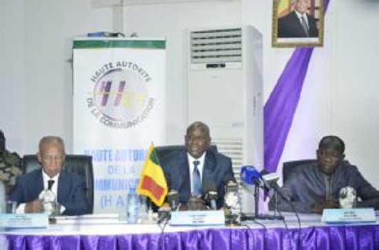 Fodié Touré à l’ouverture de la 1ère session ordinaire de la HAC : “Au-delà du 11 mai 2018, les radios qui n’auront pas rempli les conditions exigées par les textes en vigueur seront purement et simplement fermées”