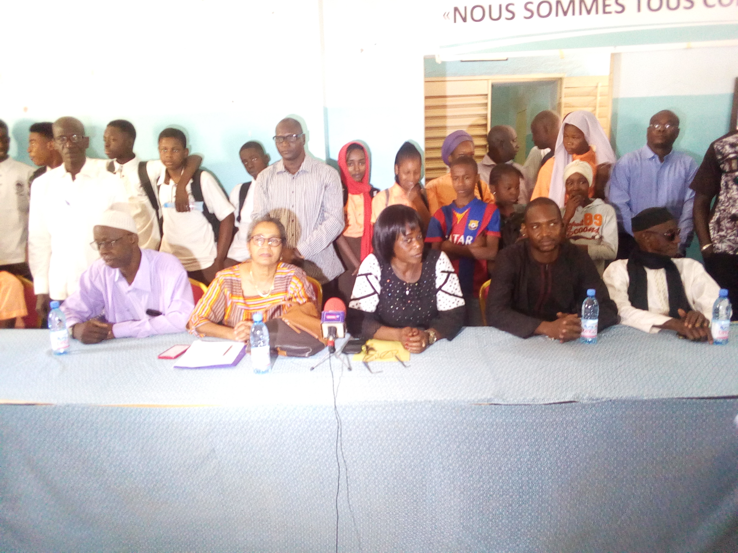 Remise de don à l'AMALDEME : Le Complexe scolaire les  "Castors" met dans la cagnotte !