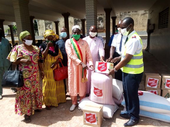 Riposte au COVID-19: L'Armée du Salut fait donation des vivres aux nécessiteux.