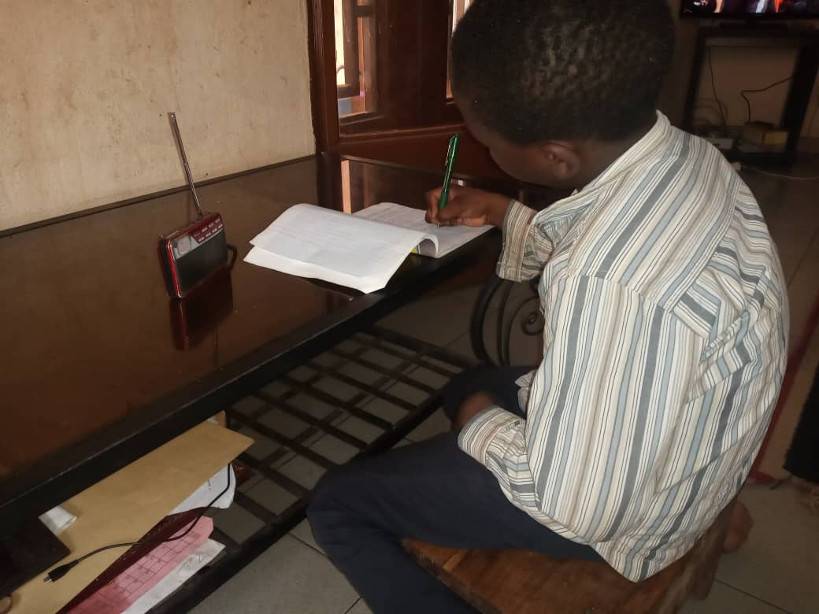 Education et Covid-19 : les cours via les médias et NTIC de nombreux jeunes doutent de la faisabilité