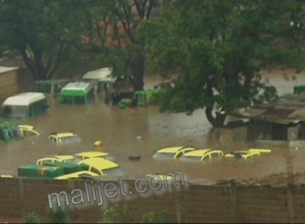 Inondations à SENOU: Des maisons s’écroulent