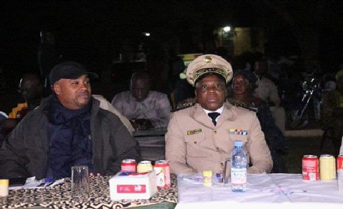 Défense : La Commission Défense, Sécurité et Protection Civile de l’Assemblée Nationale passe le réveillon avec les FAMAS : « Quartier libre » pour les bidasses de Kayes