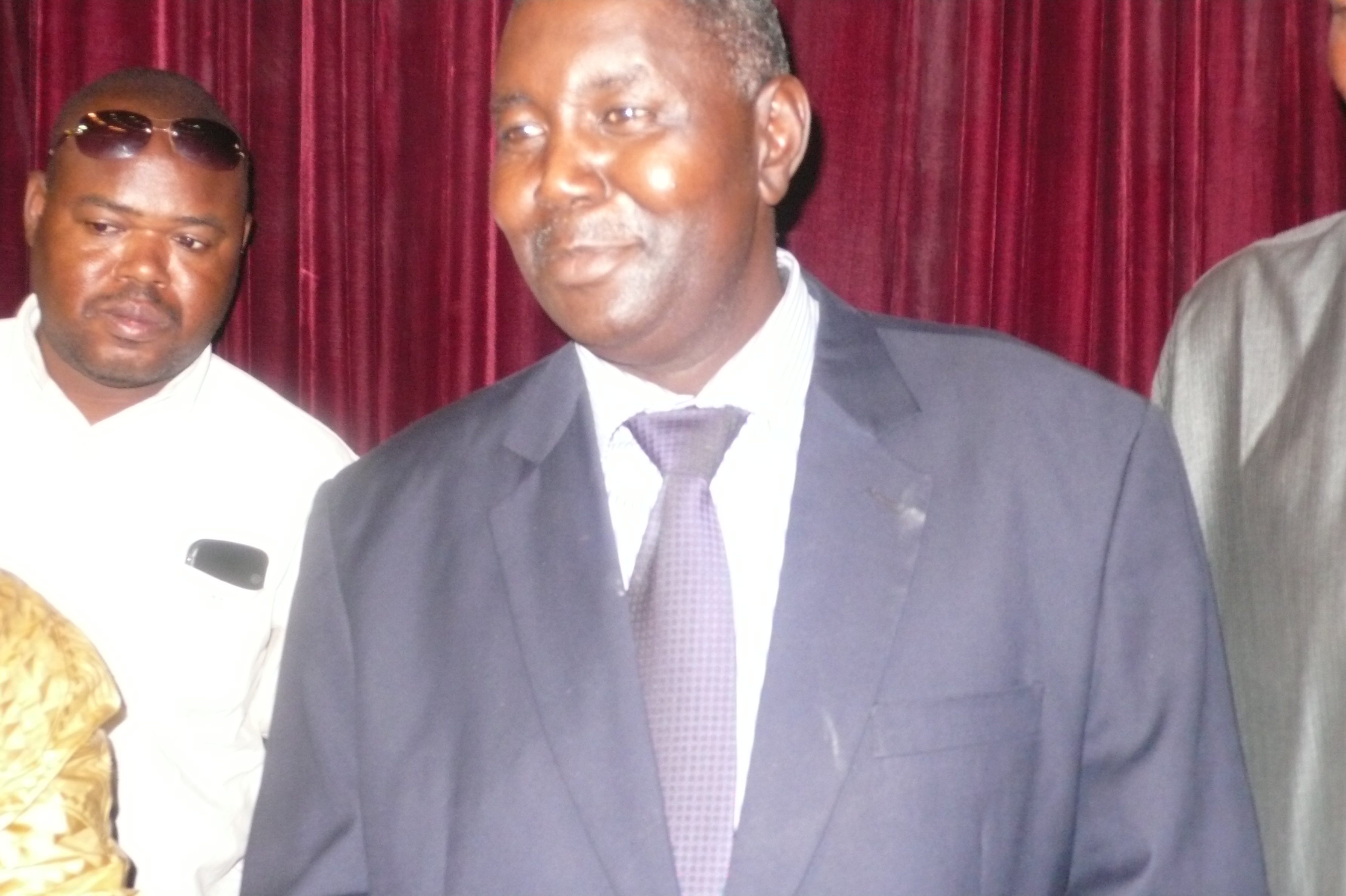 Reconnaissance du mérite: Plaidoyer pour le Pr. Babou