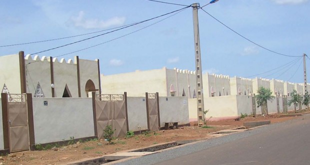 Niamana: des logements sociaux transformés en parcs ou poulaillers