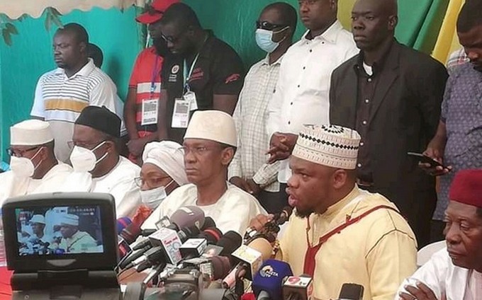 Les responsables du M5/RFP à la médiation de la CEDEAO dans la crise malienne : “L’engagement d’instaurer une transition civile est violé car les véritables leviers du pouvoir sont détenus par le vice-président”