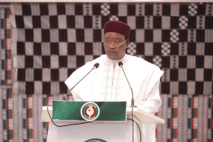 Sommet extraordinaire de la CEDEAO : face au risque de récession économique, les chefs d’État de la région demandent l’annulation de leur dette publique