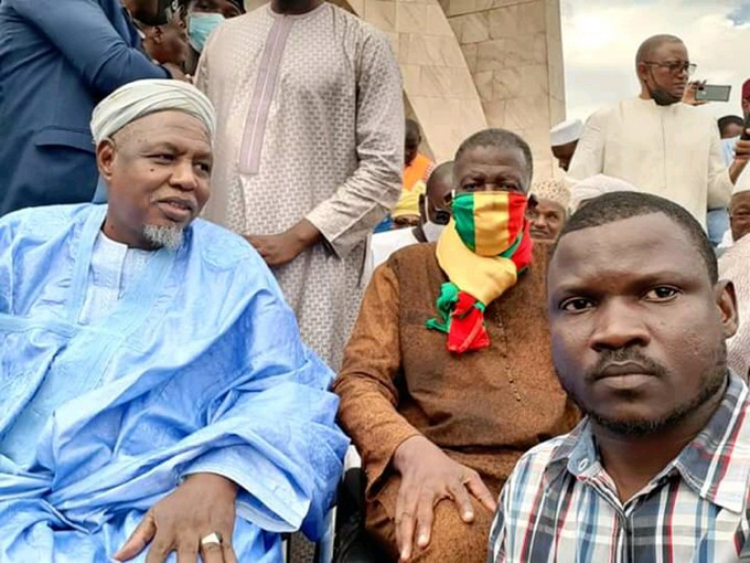 Imam Mahmoud Dicko aux Chefs d’État de la CEDEAO : « Ceux qui feront punir et sanctionner le peuple martyr du Mali seront châtiés par le bon Dieu… »