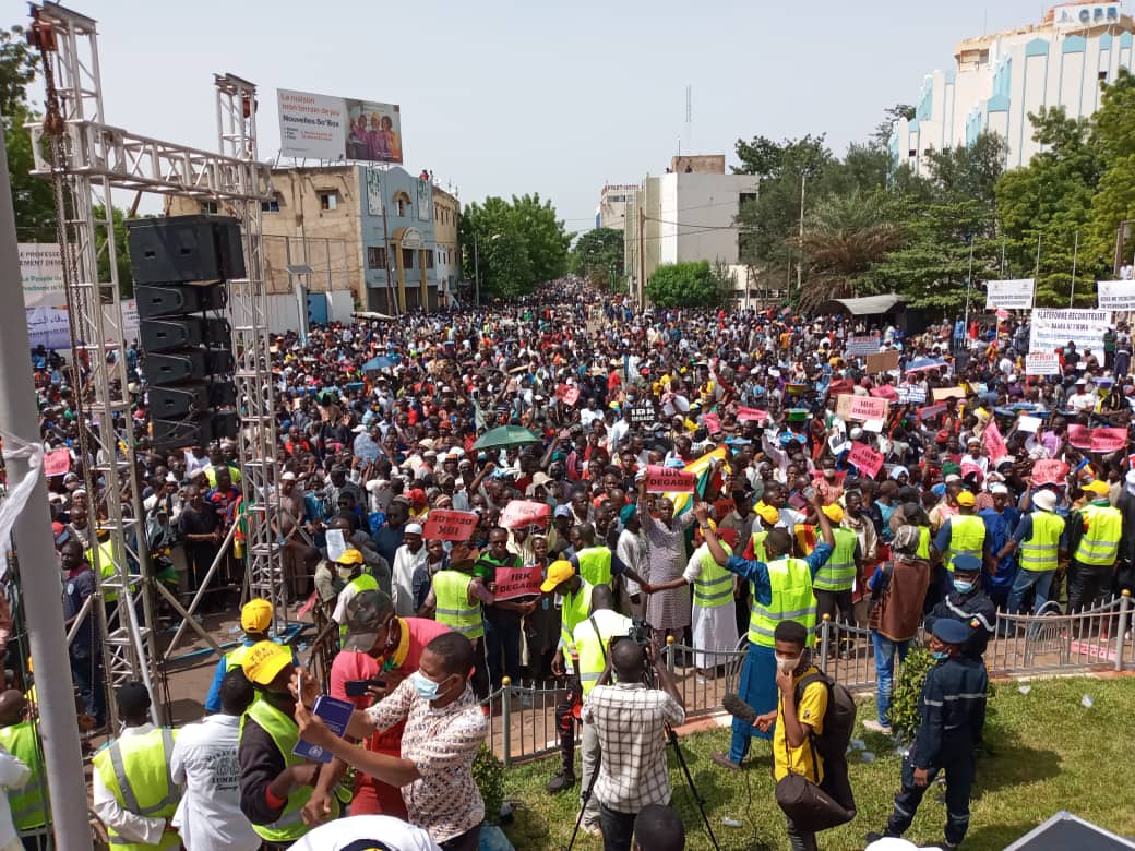 Crise politique/ des solutions à envisager : Le tintamarre dans la rue ne construit pas une nation