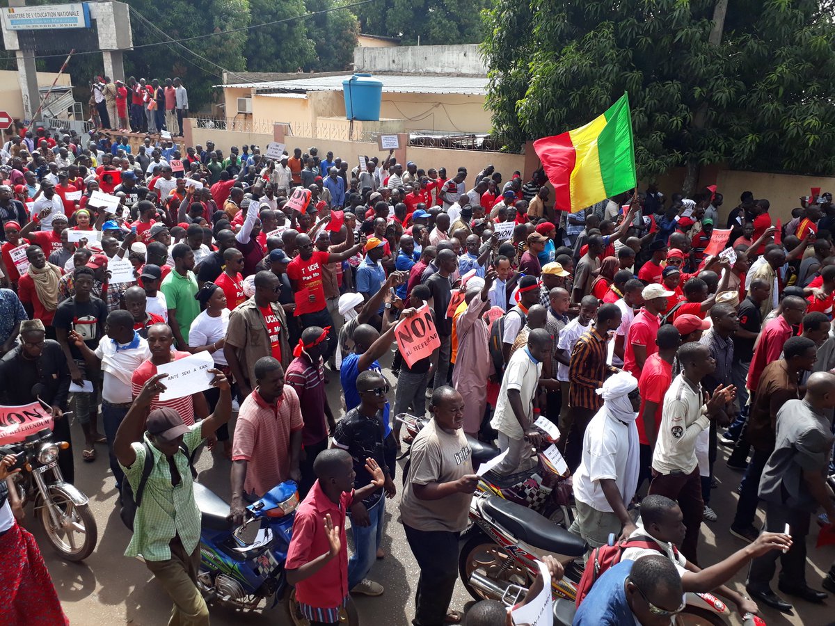 Transition politique : La prolongation actée par une démonstration de force sur la Place de l’indépendance