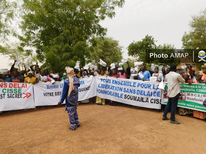 L'ENLÈVEMENT DE  SOUMAILA CISSÉ, CHEF DE FILE DE L'OPPOSITION: 100 jours déjà, le collectif des jeunes pour sa libération interpelle  les plus hautes autorités du pays