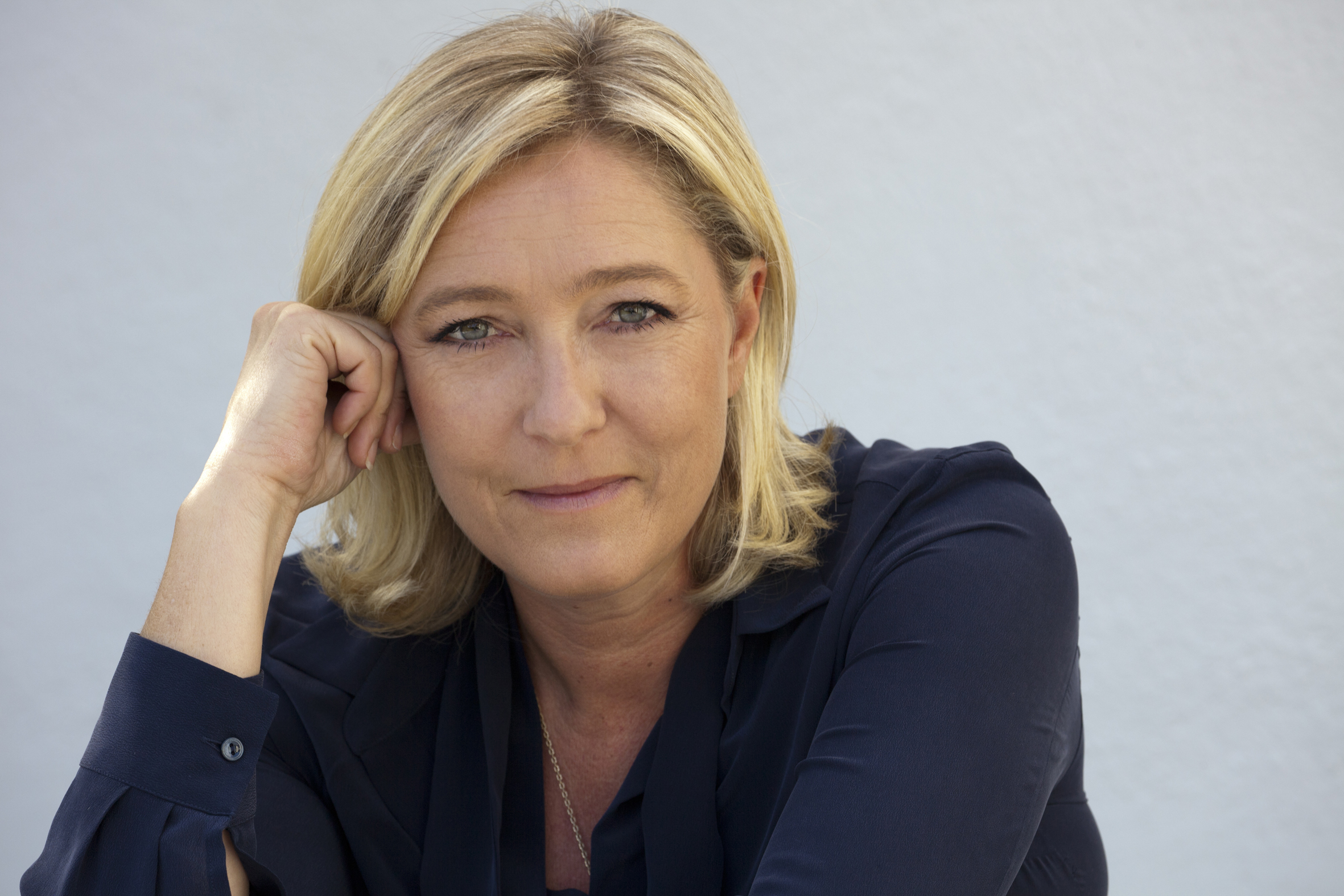 Libération de Sophie Pétronin : "Jamais on ne devrait permettre la libération de jihadistes", estime Marine Le Pen