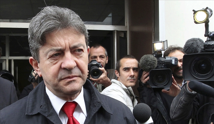 Ukraine : Macron ne devrait pas « s’agiter comme un petit garçon avec arc et flèches », estime Mélenchon