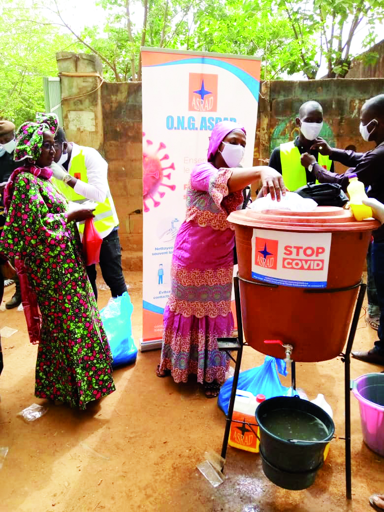 Lutte contre la pandémie du coronavirus : L’ONG ASRAD offre des masques aux électeurs