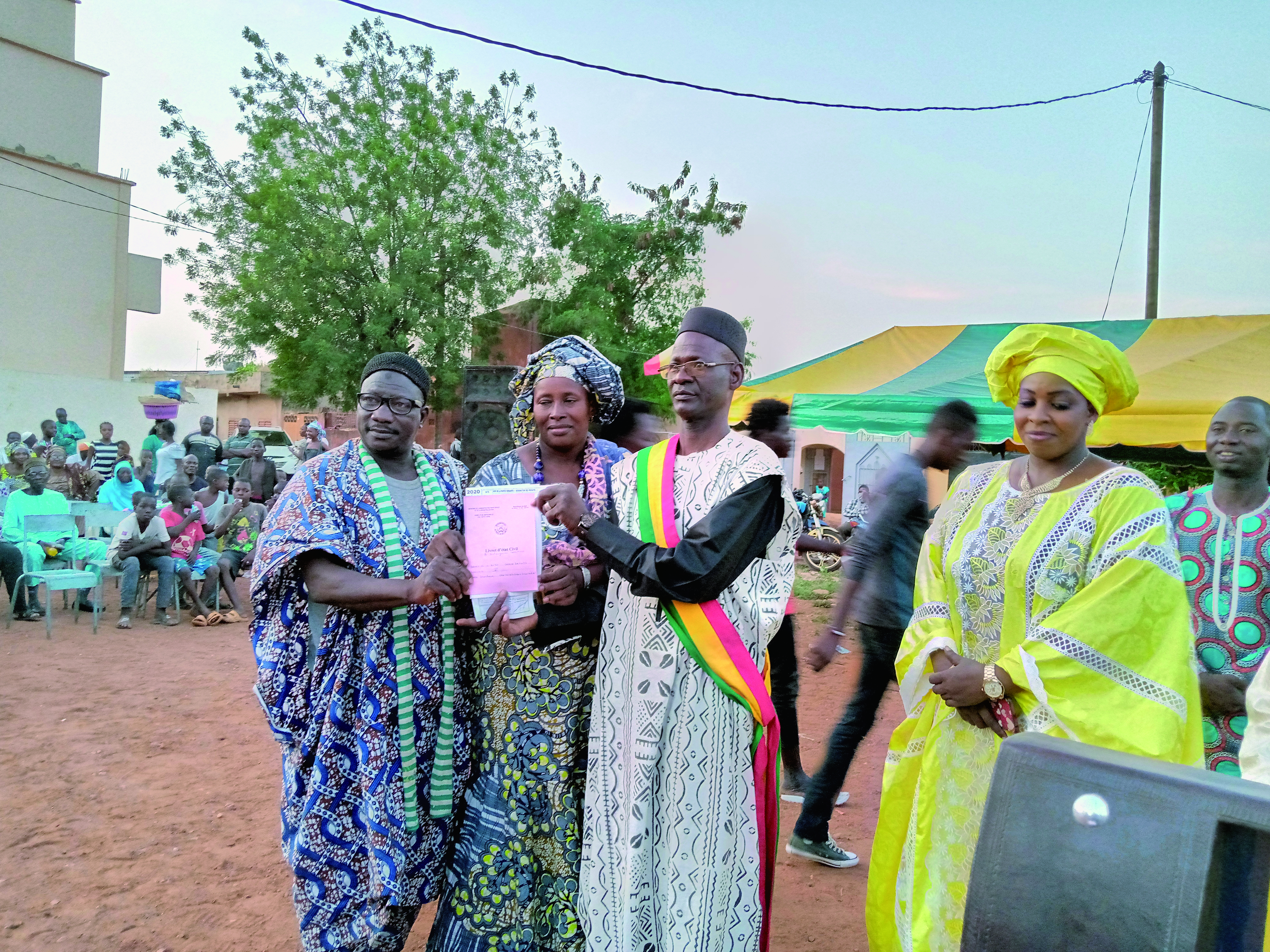 Mois de la solidarité et de la lutte contre l’exclusion : 100 mariages célébrés gratuitement par la mairie de Garantiguibougou à l’endroit des démunis