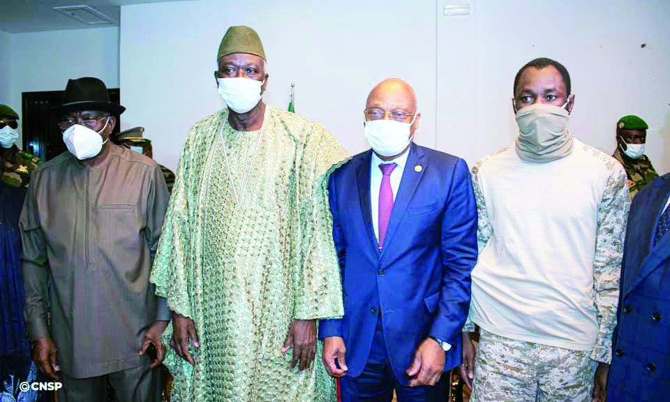 Rencontre président de la transition, CNSP et la CEDEAO hier :Bah N’Daw et Assimi Goïta prêtent serment aujourd’hu / «Nous sommes optimistes que cet événement marquera le début du retour à la normalité au Mali…», dixit Goodluck Jonathan