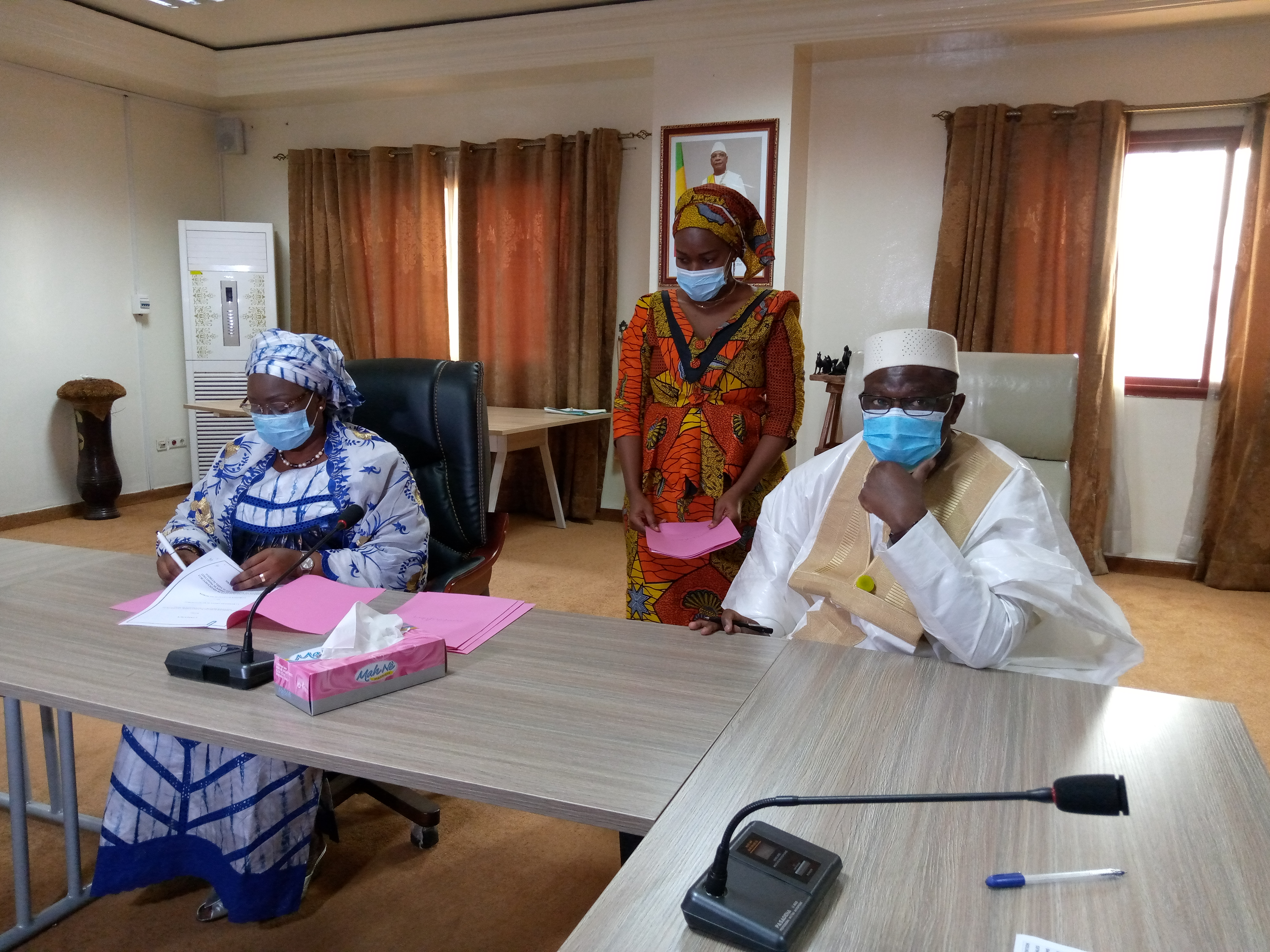 Signature de convention tripartite entre le PDIRAAM, la BID et la BMS sa : Plus d’un milliard de FCFA pour développer le Projet filières viande rouge et lait