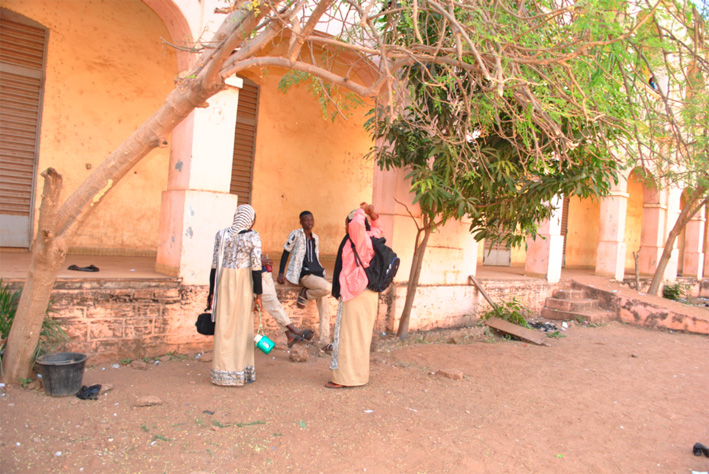 Cours à distance : Une initiative saluée par des élèves et des parents d’élèves, mais…