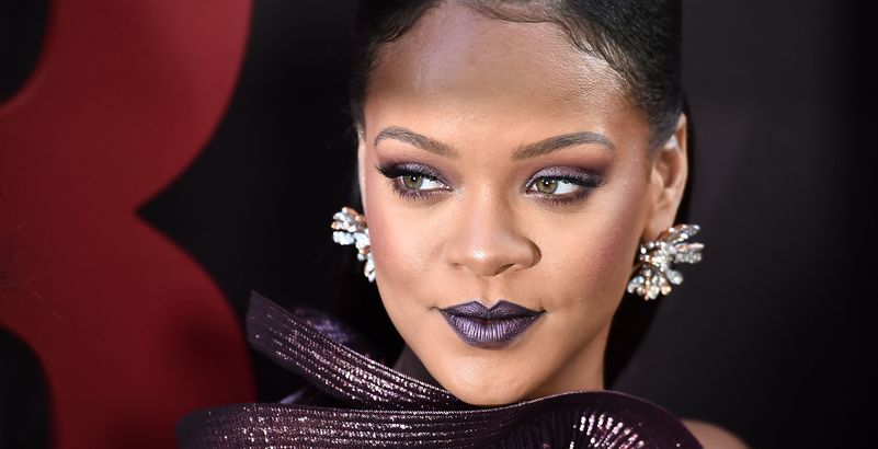 C’est officiel : Rihanna est plus riche que la reine d’Angleterre