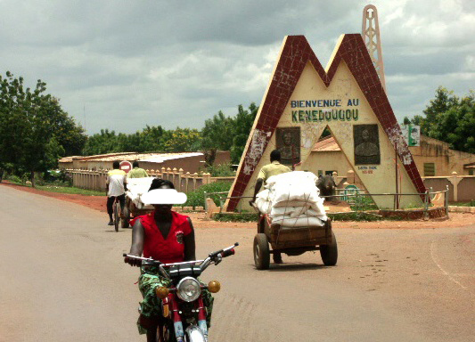 L’histoire de Sikasso : Les familles Traoré s’organisent en collectif pour écrire une version plus réaliste